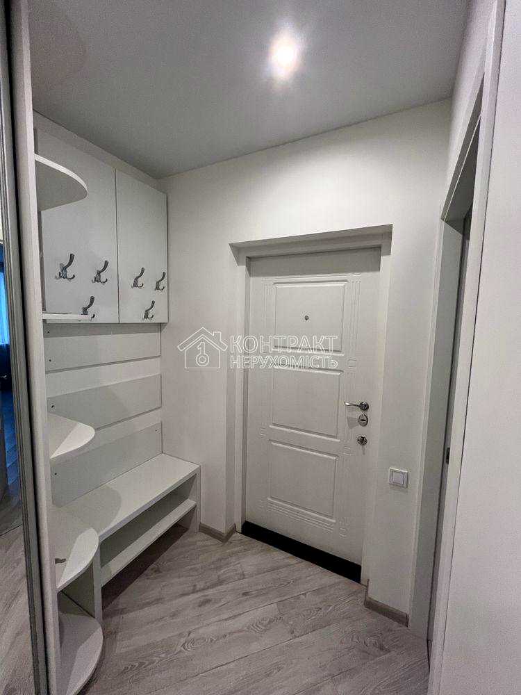 1876164693253978