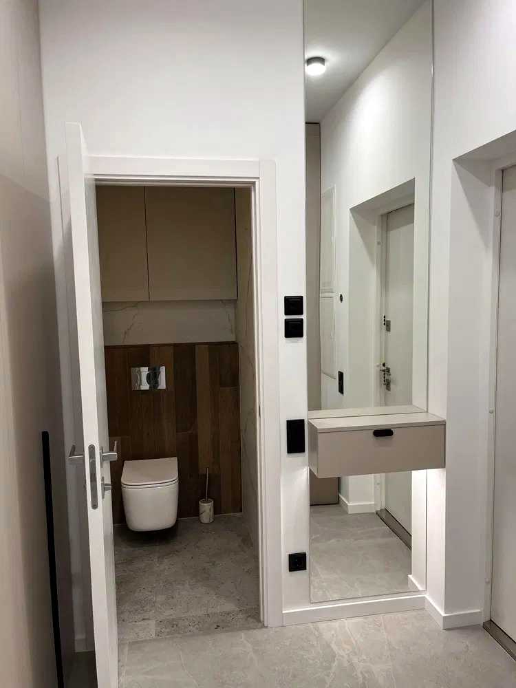 1876206273113083