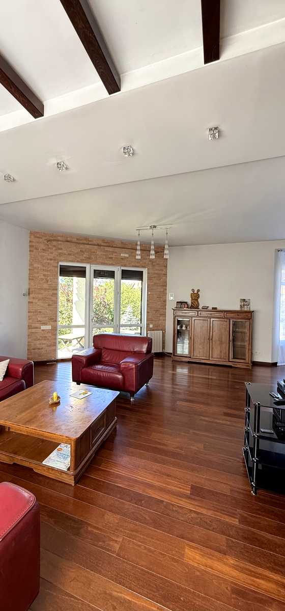 1876221020196096