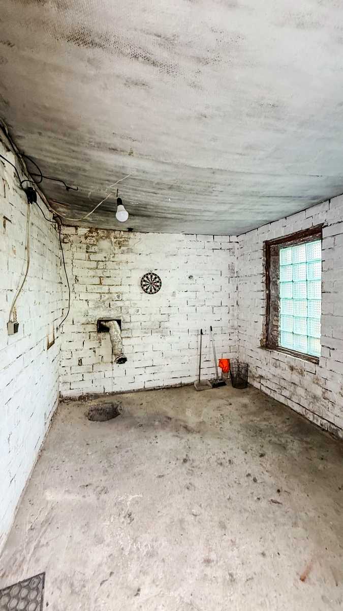 1876226543747105