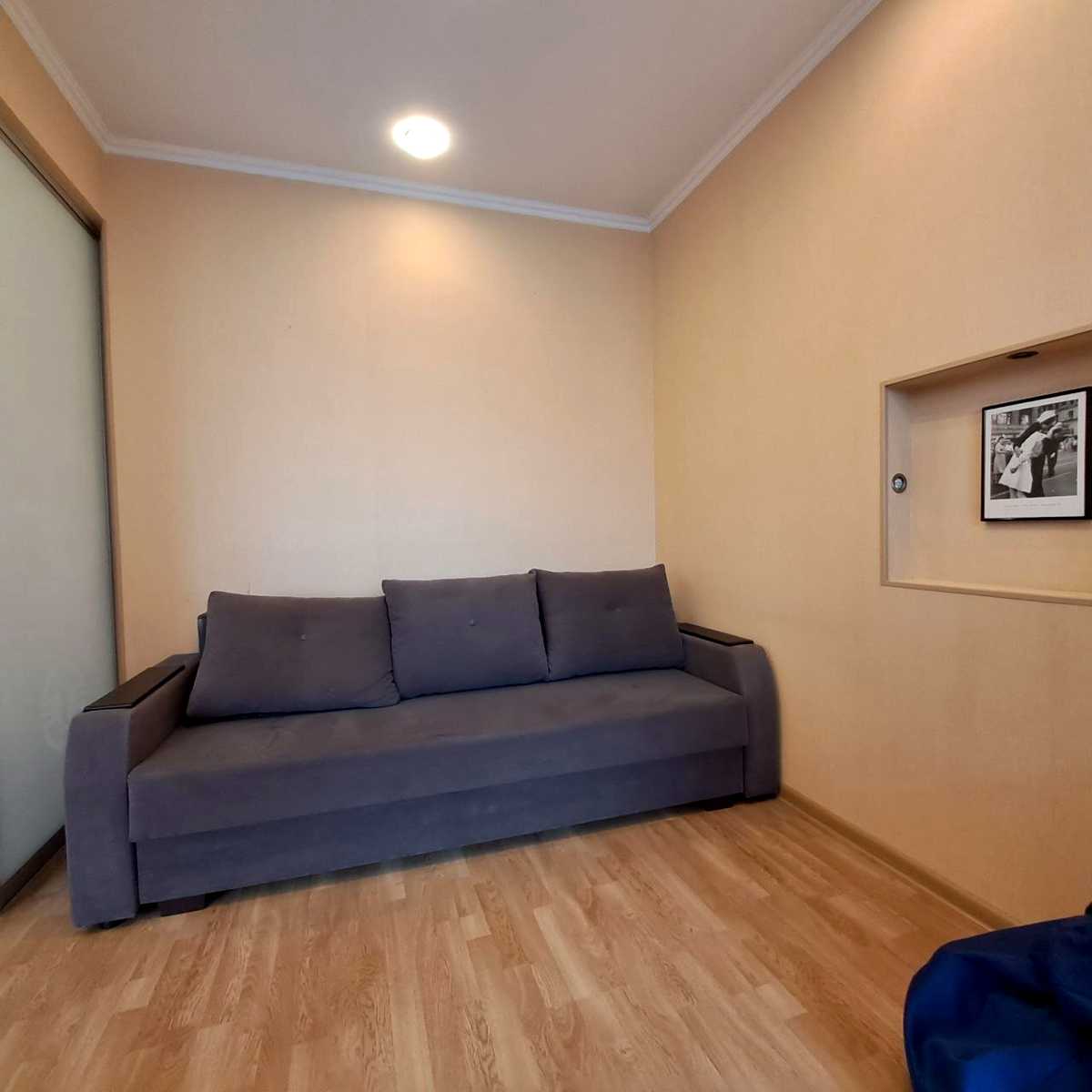 1876228645236976