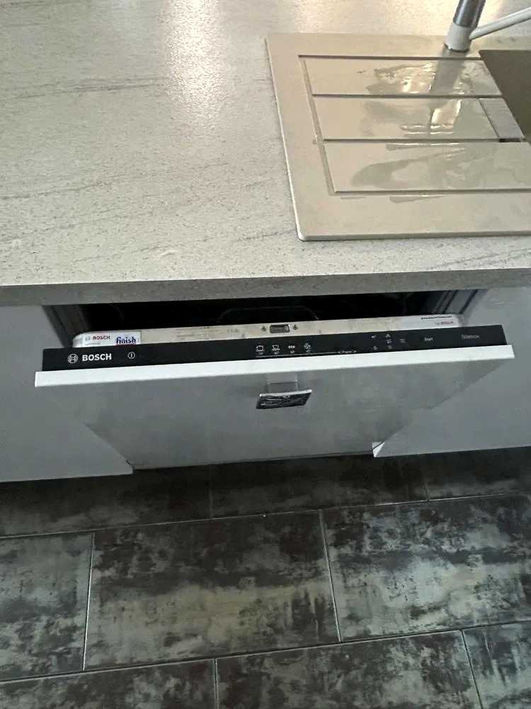 1876229880922585