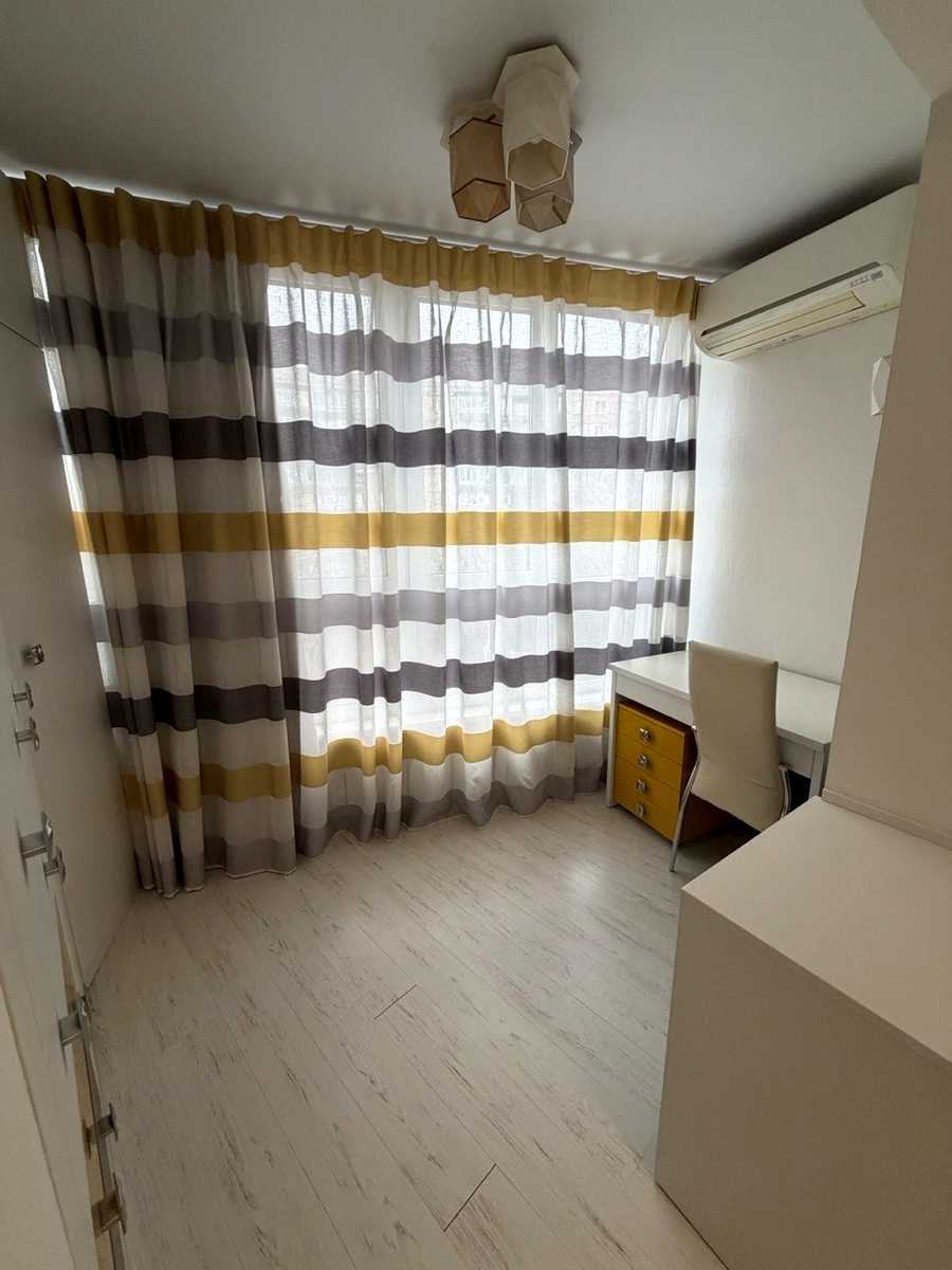 1876235211580415