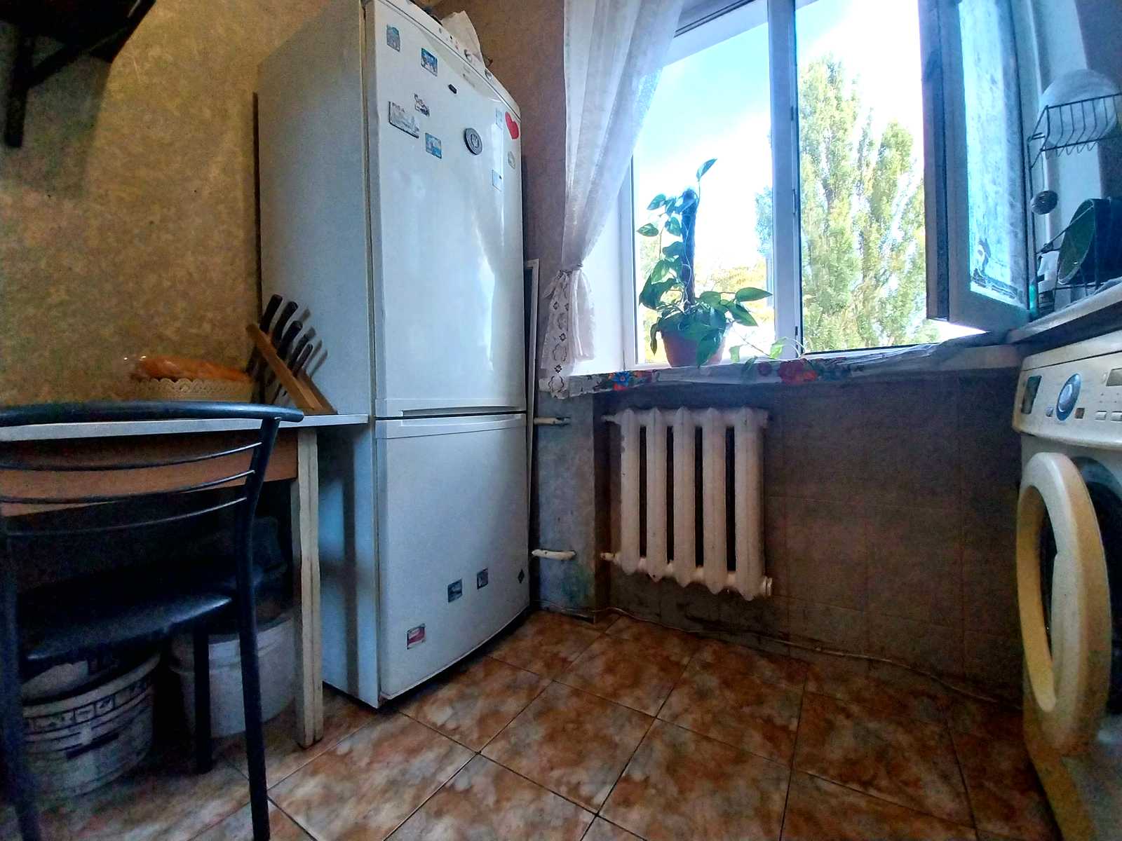 1876237341640993