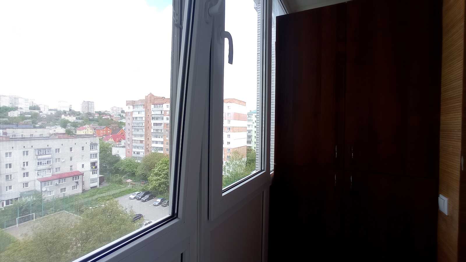 1876243775363877