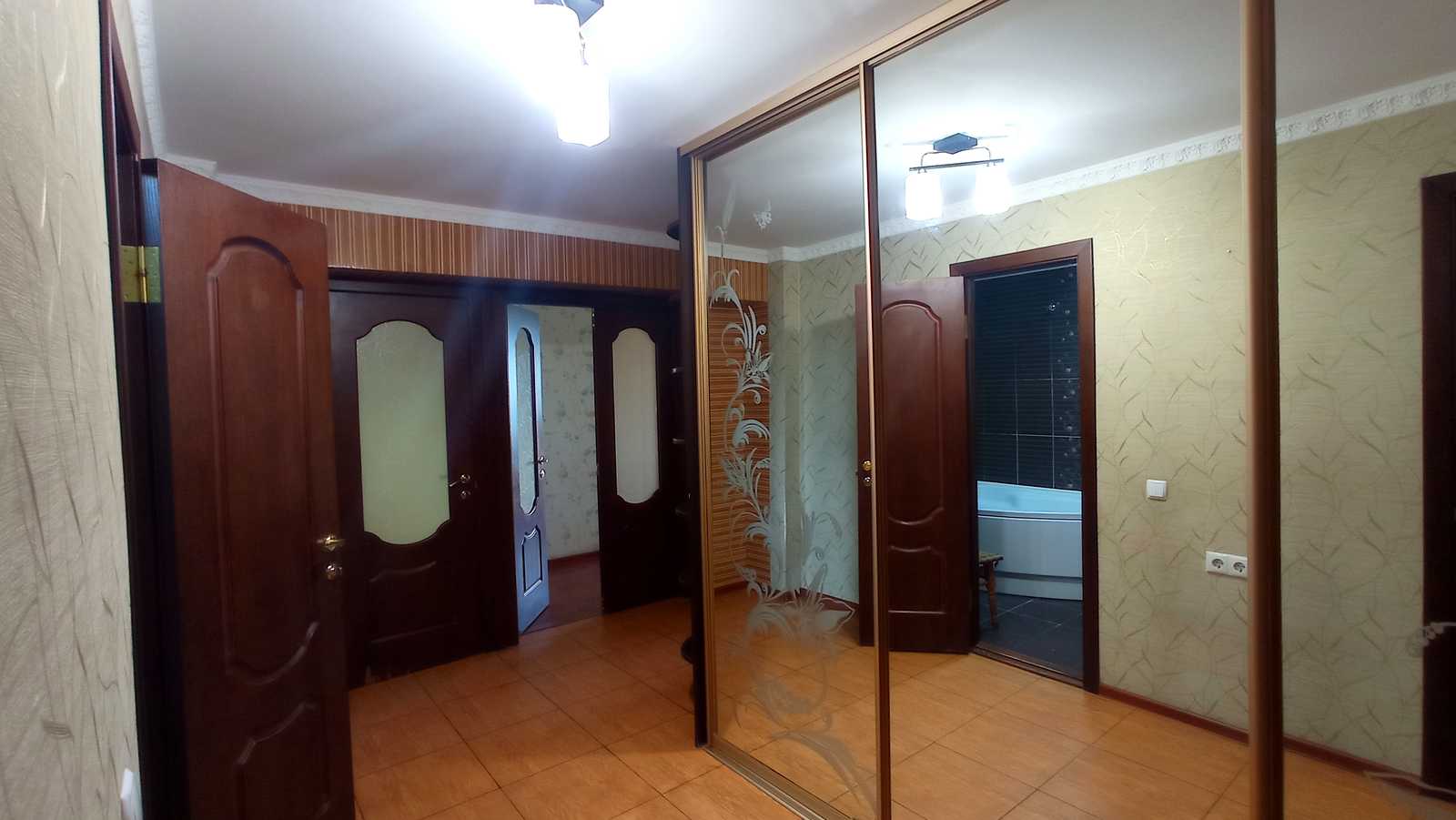 1876243775552445