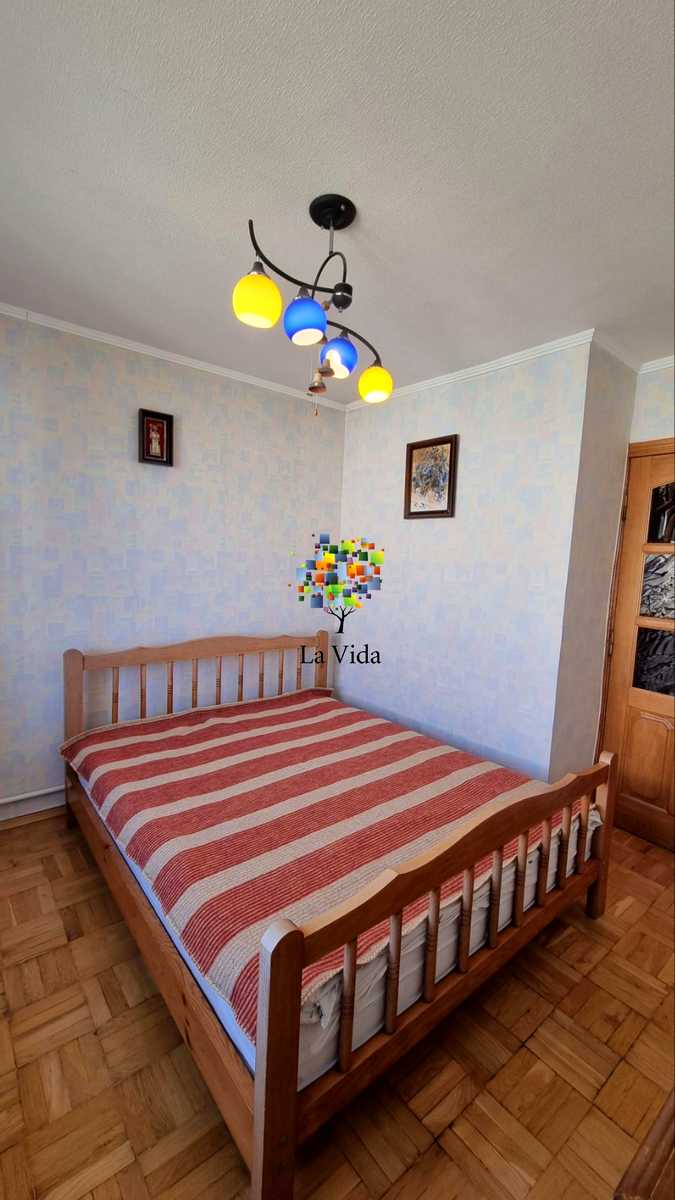 1876287374161505