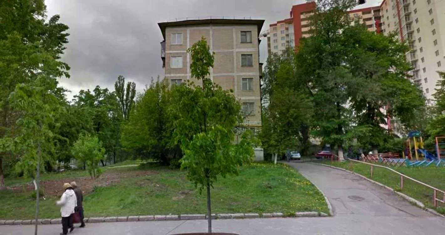 1876293345808845