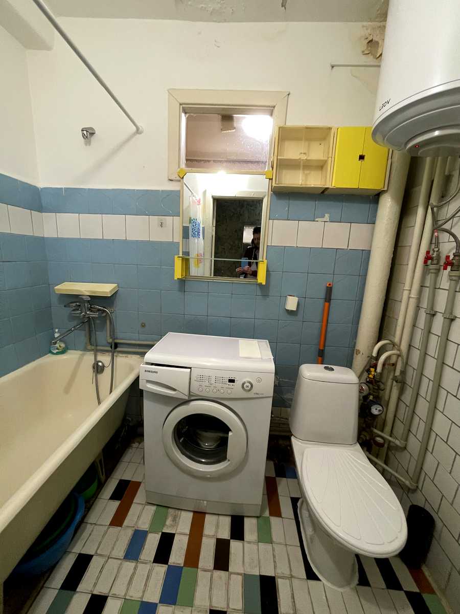 1876294922758135