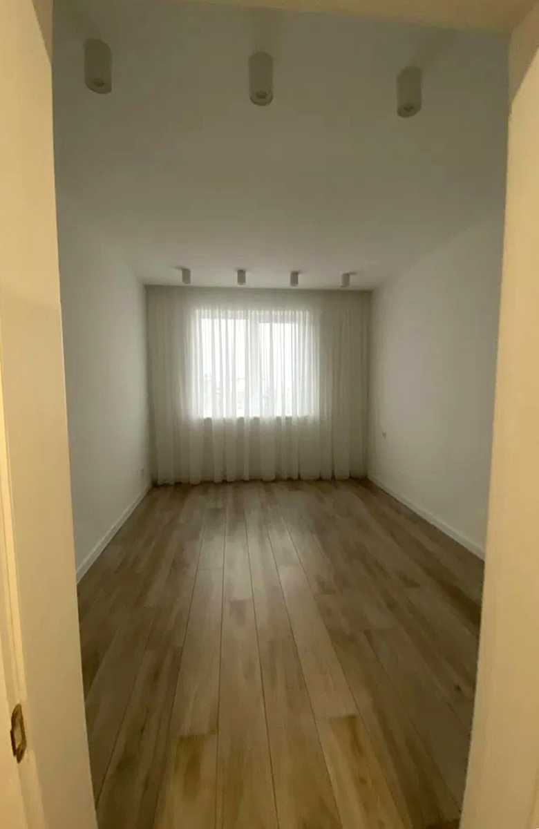 1876295364064317