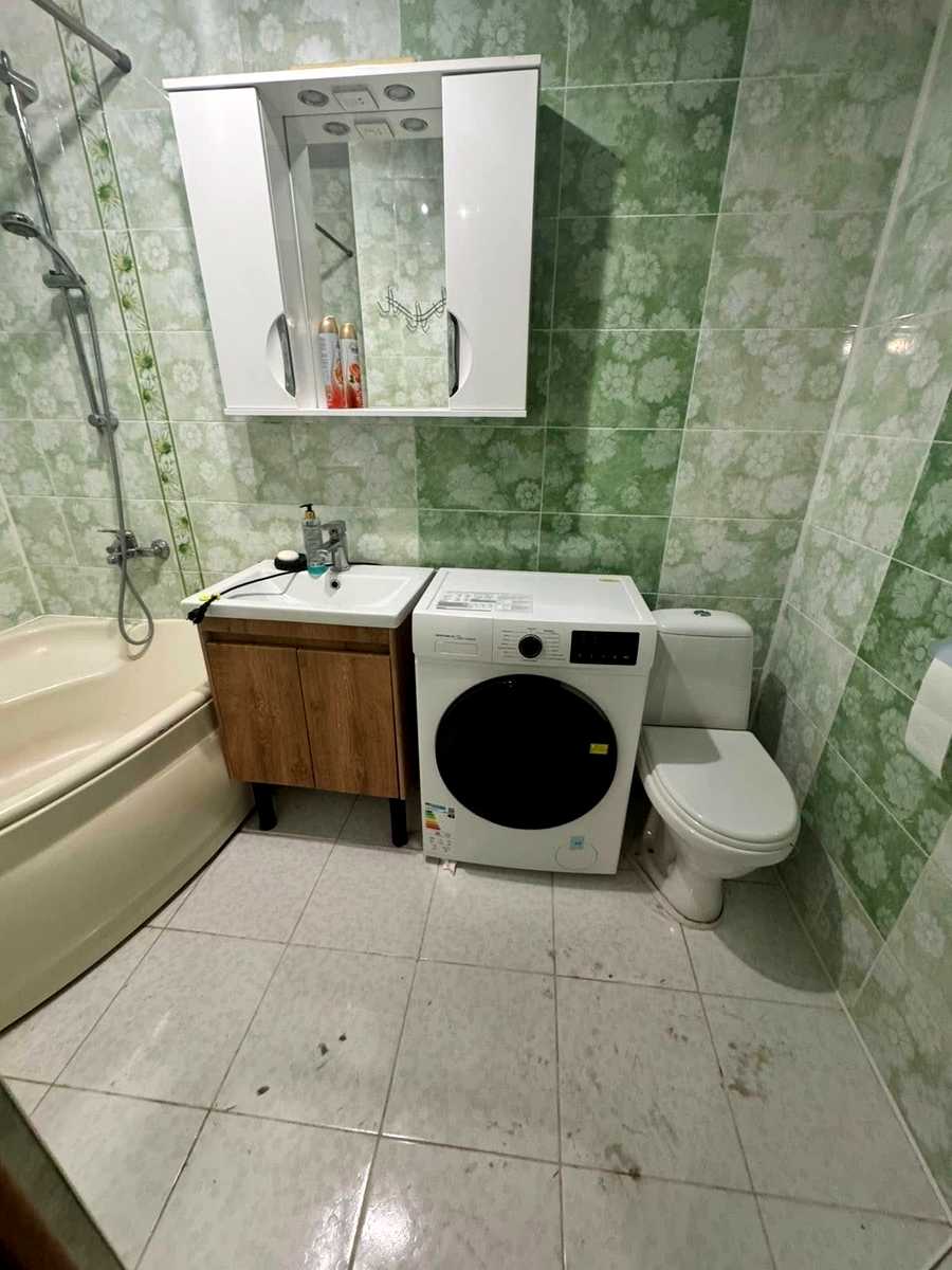 1876296064976058