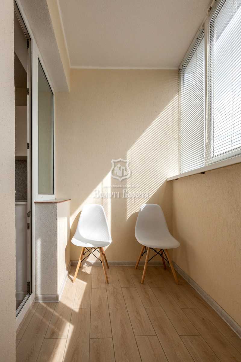 1876296097571500