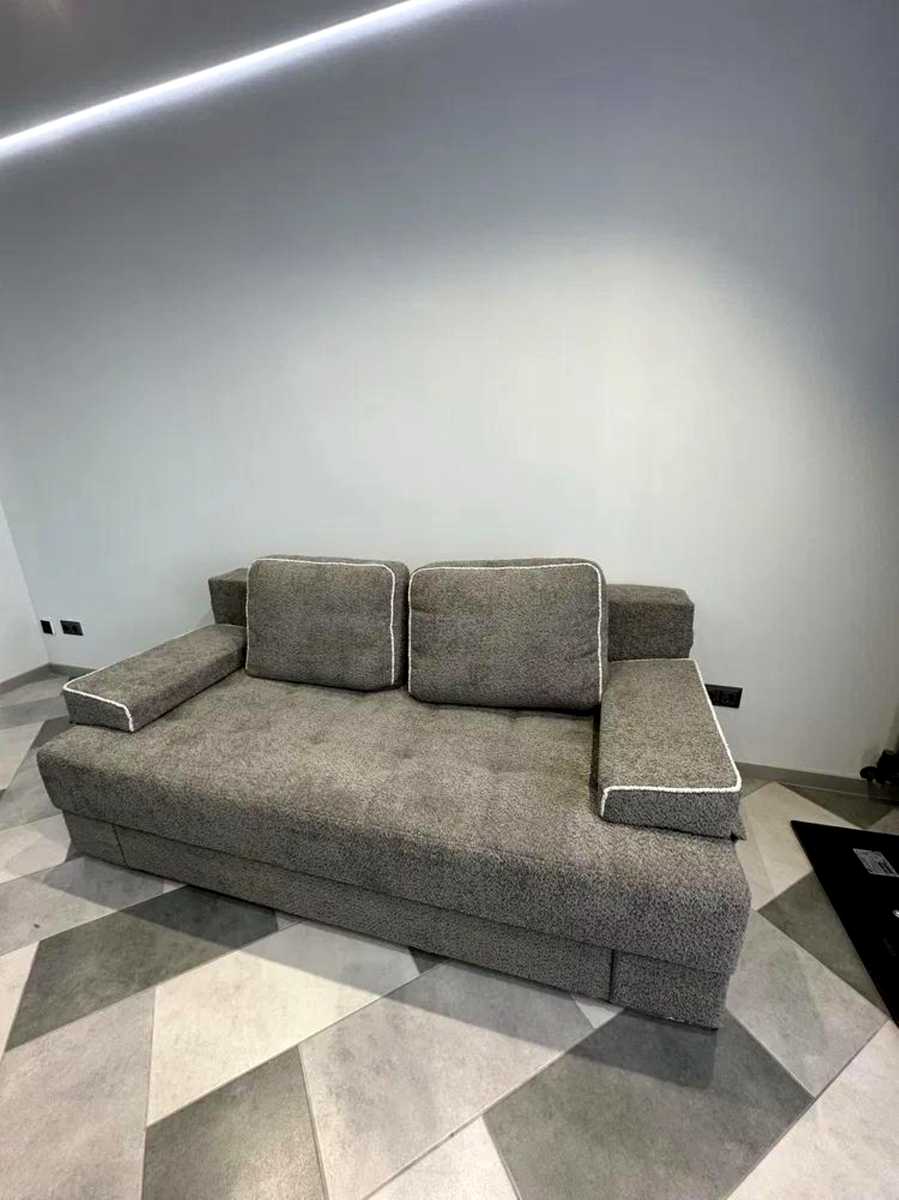 1876297384775543