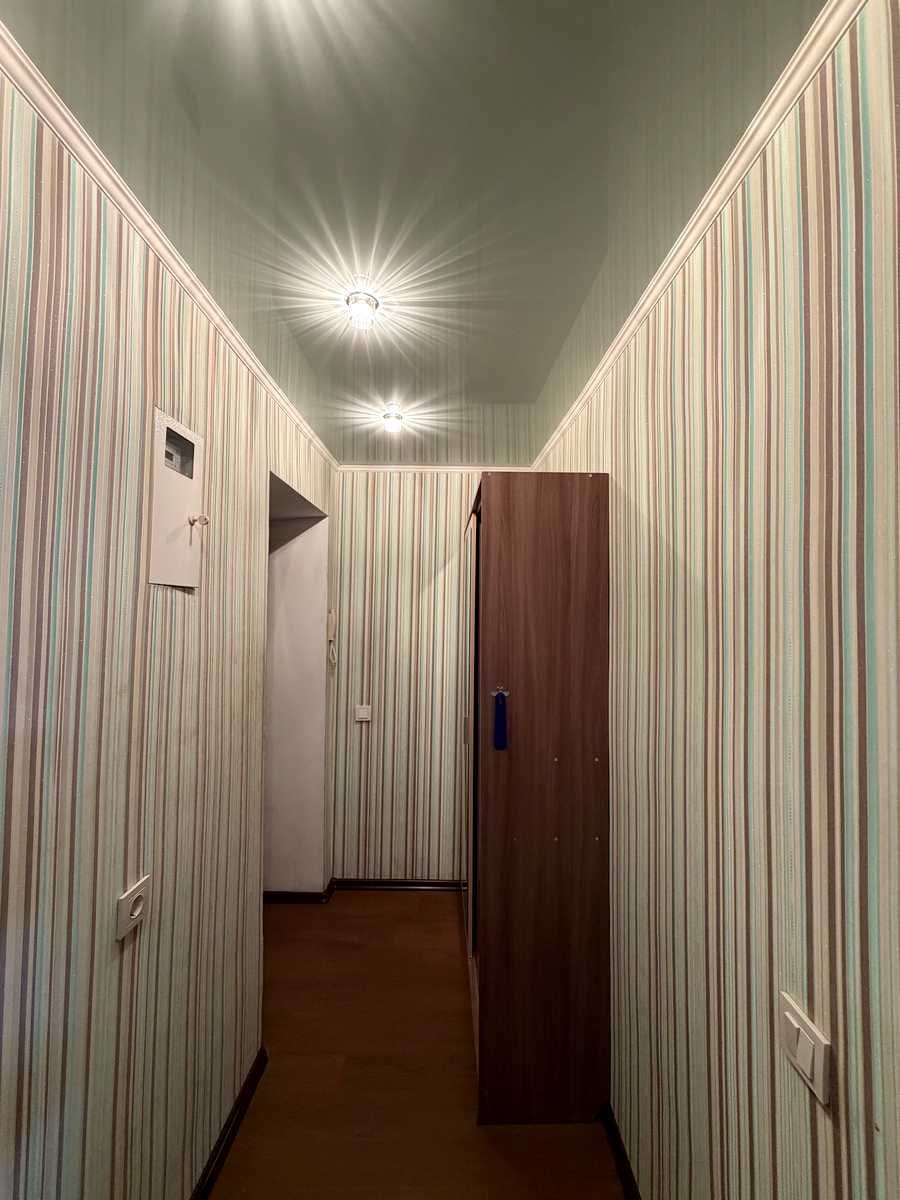 1876300054409378