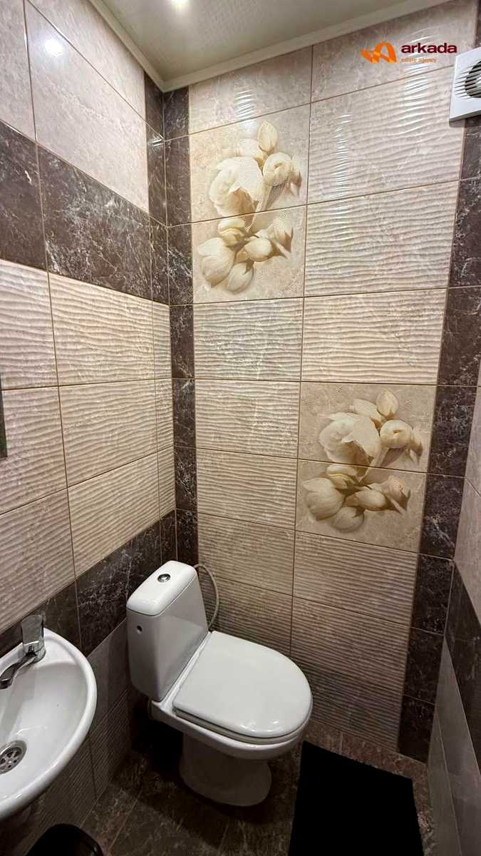 1876301008033892