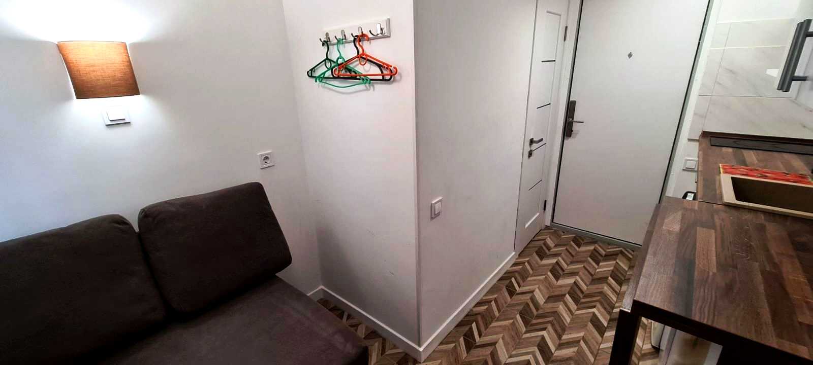 1876301451683975