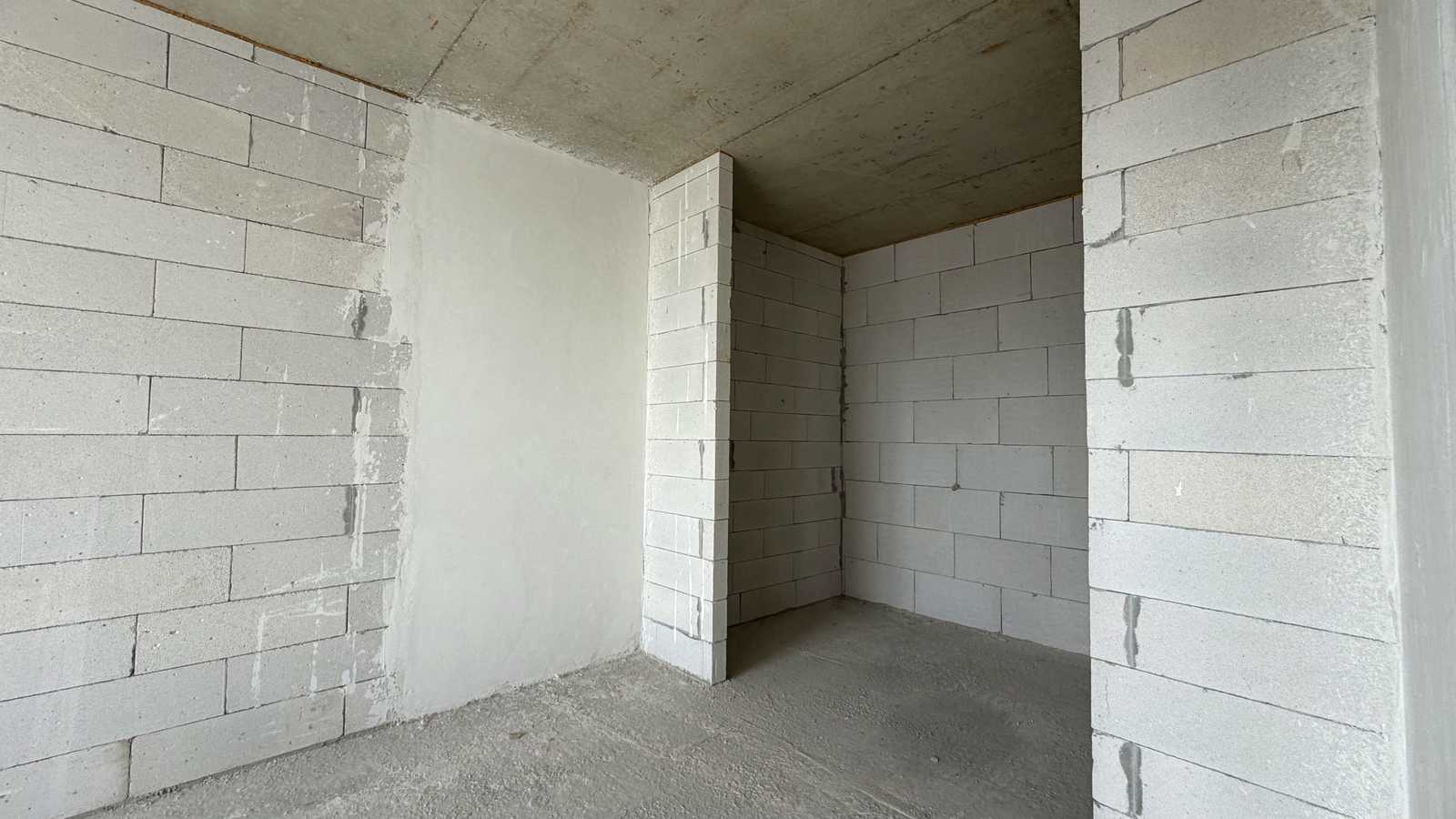 1876304953384998