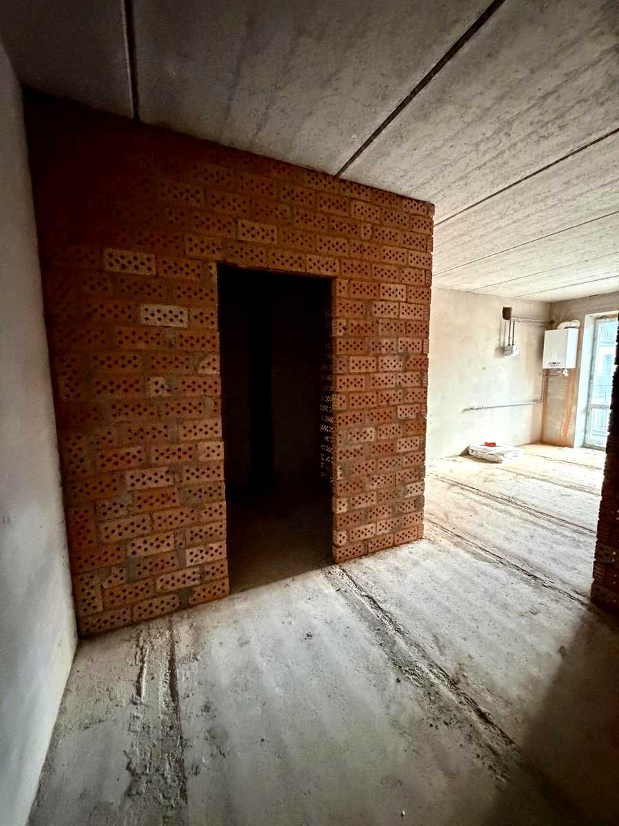 1876307852239618