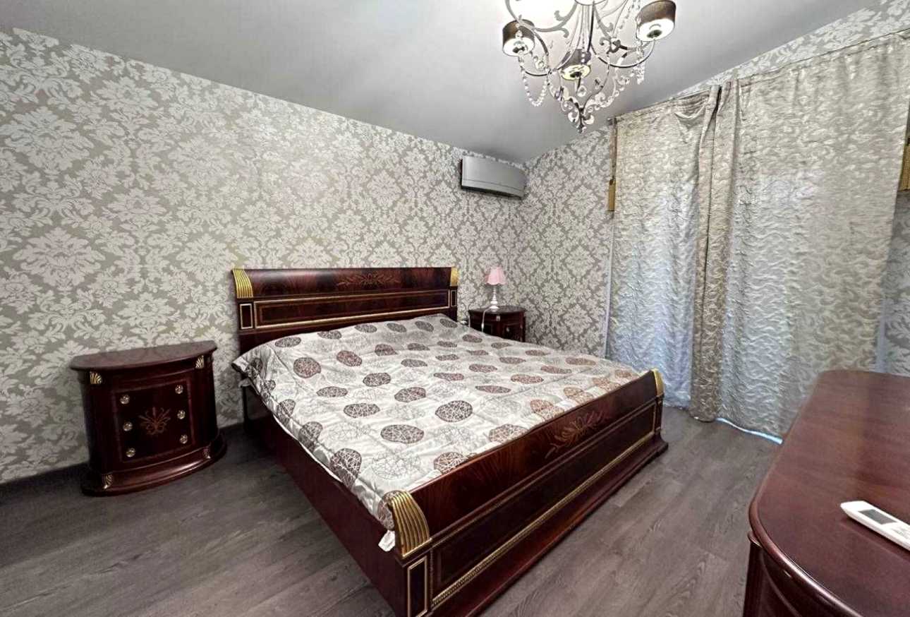 1876308619942183