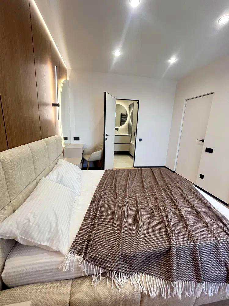 1876311197697022