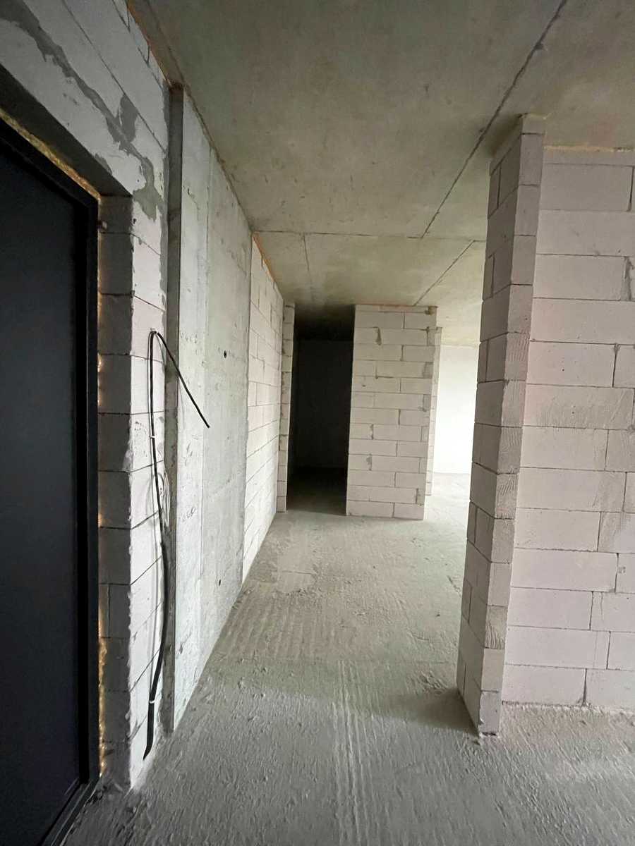 1876311771179376