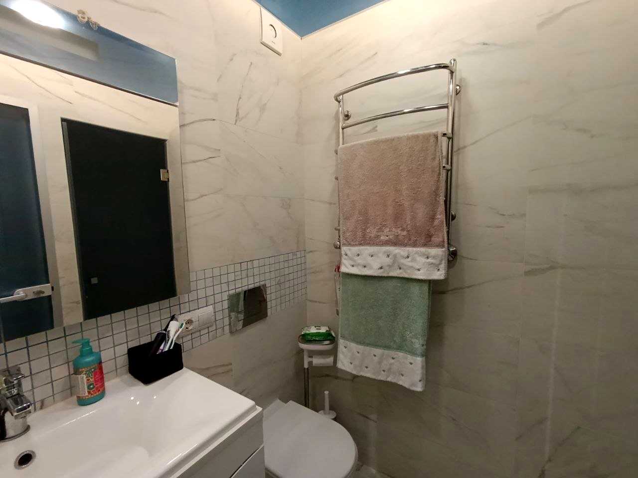 1876316642672888
