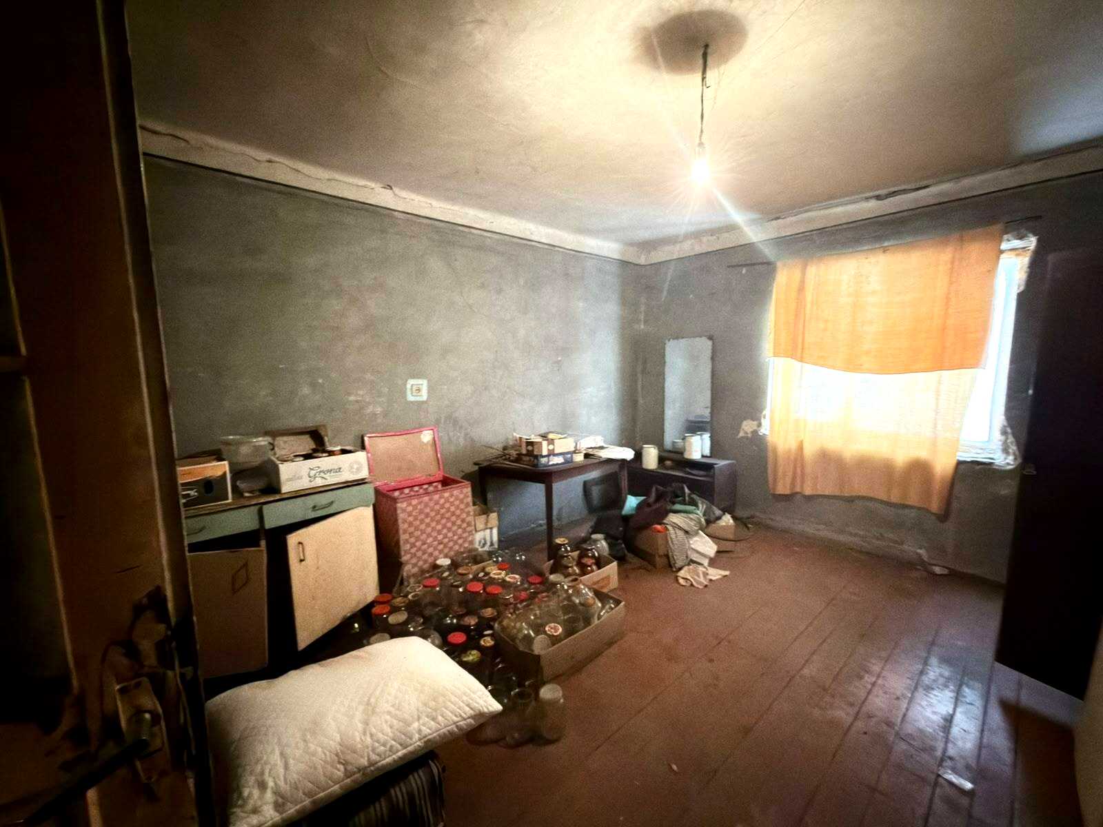 1876316841700403
