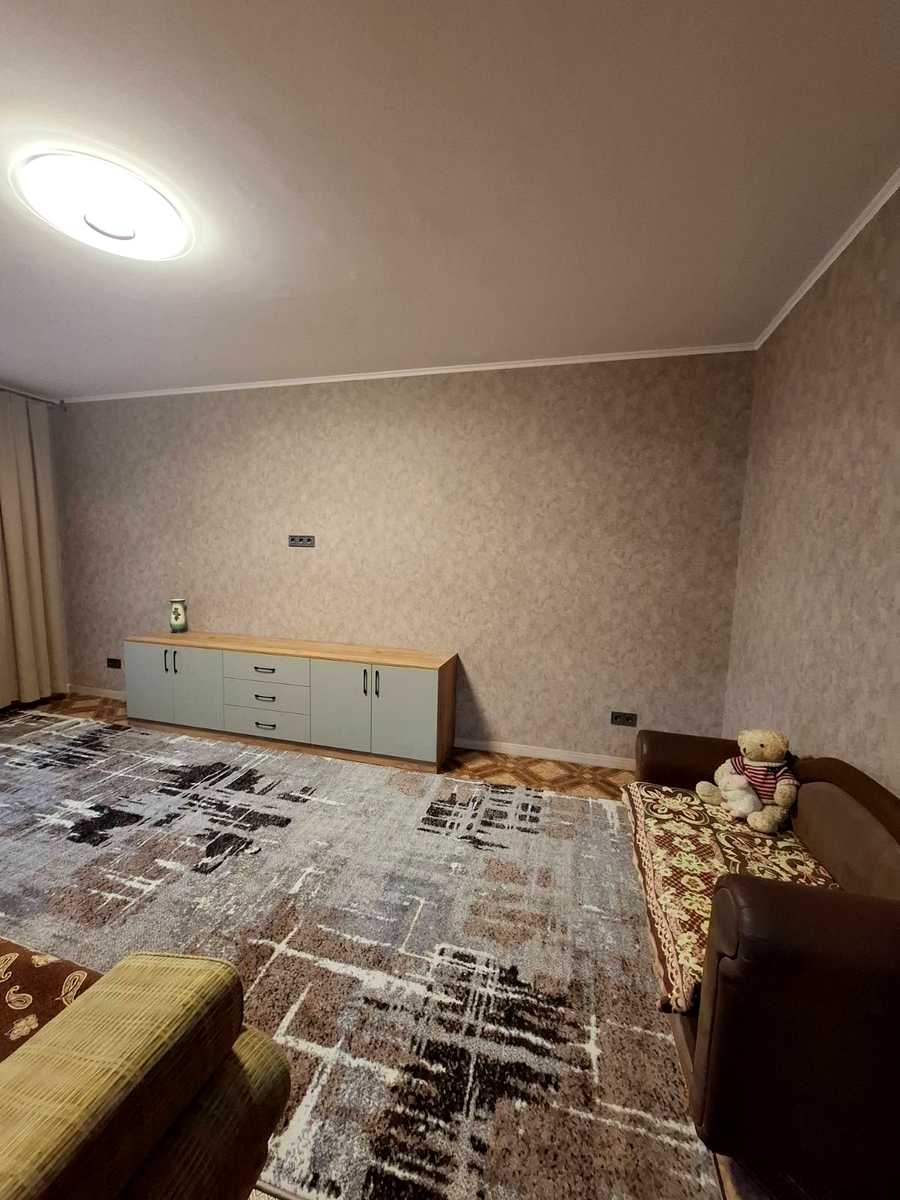 1876318611199376