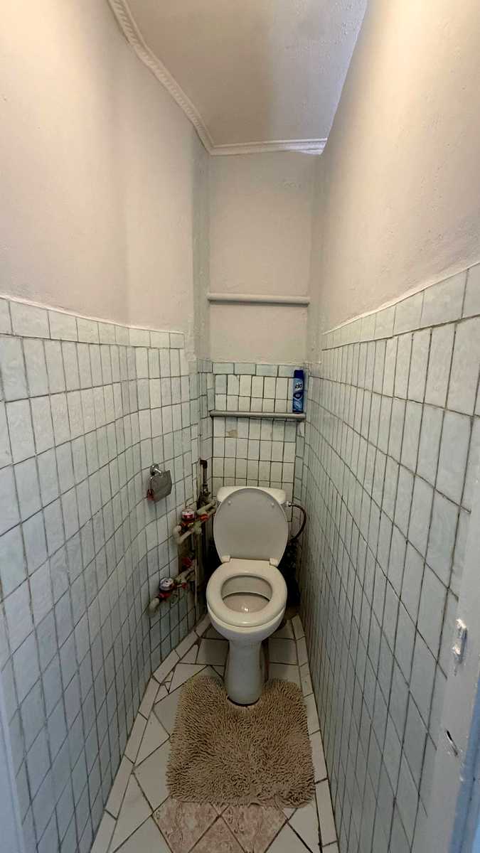 1876326904976100