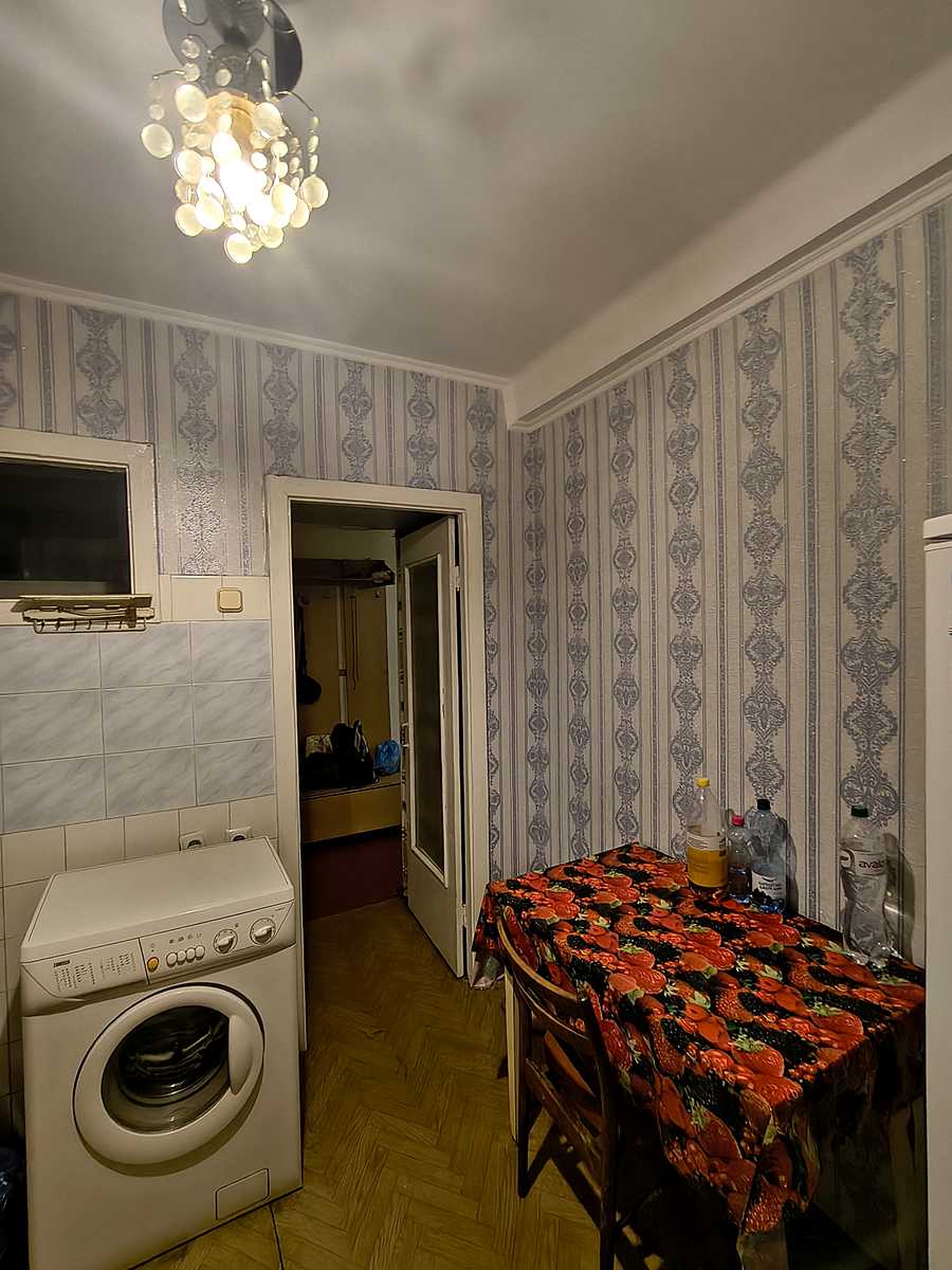 1876327671910896