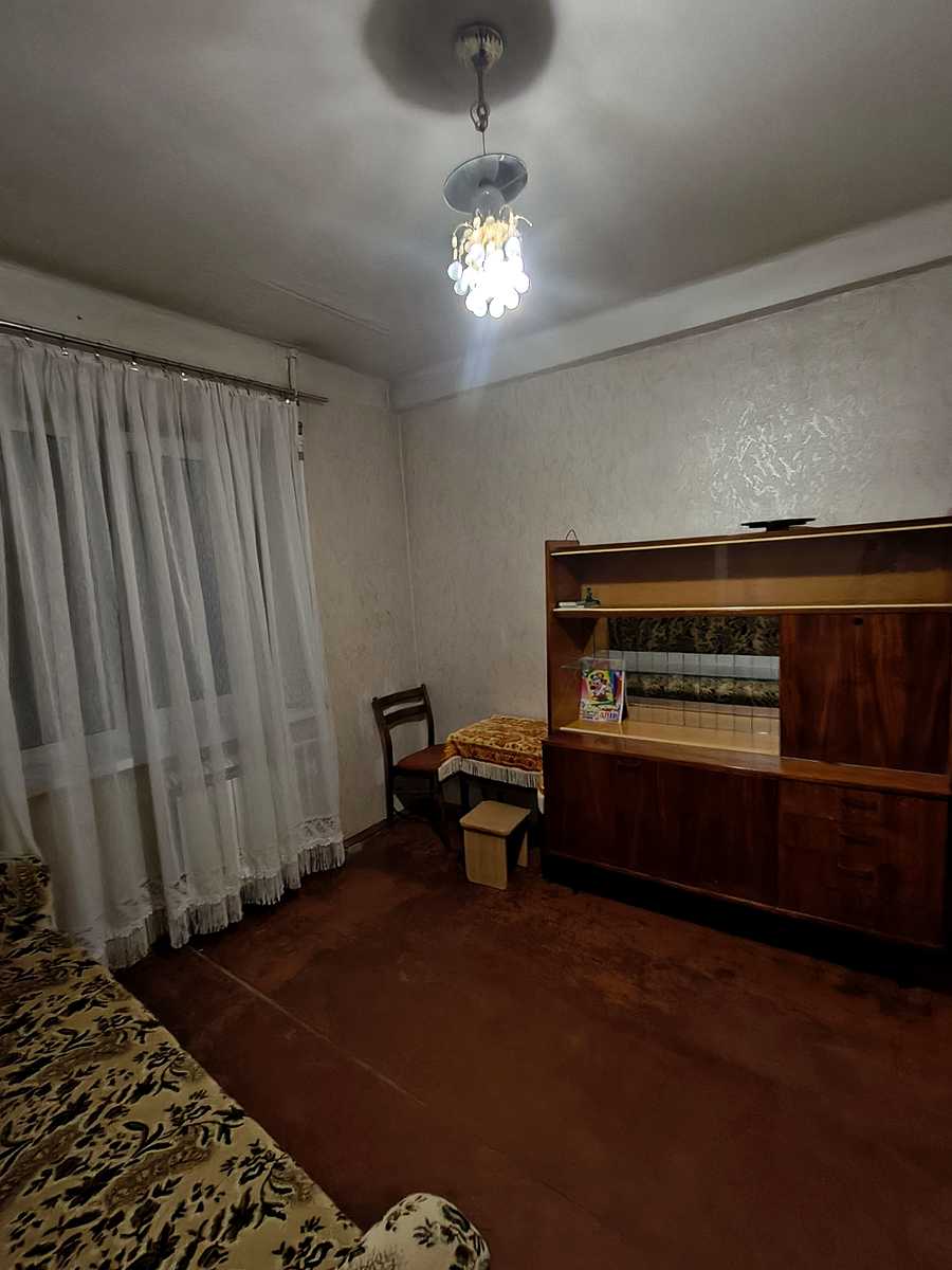 1876327675102577