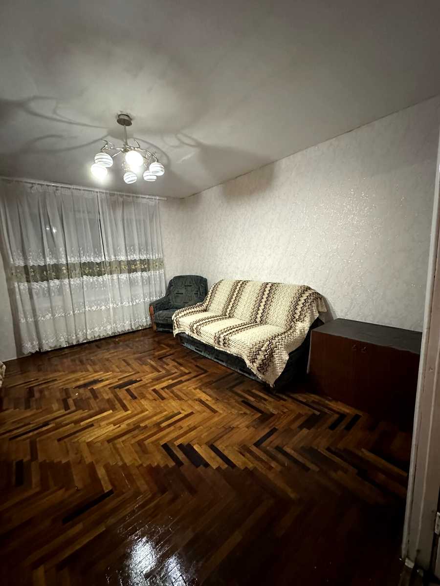 1876332349398104