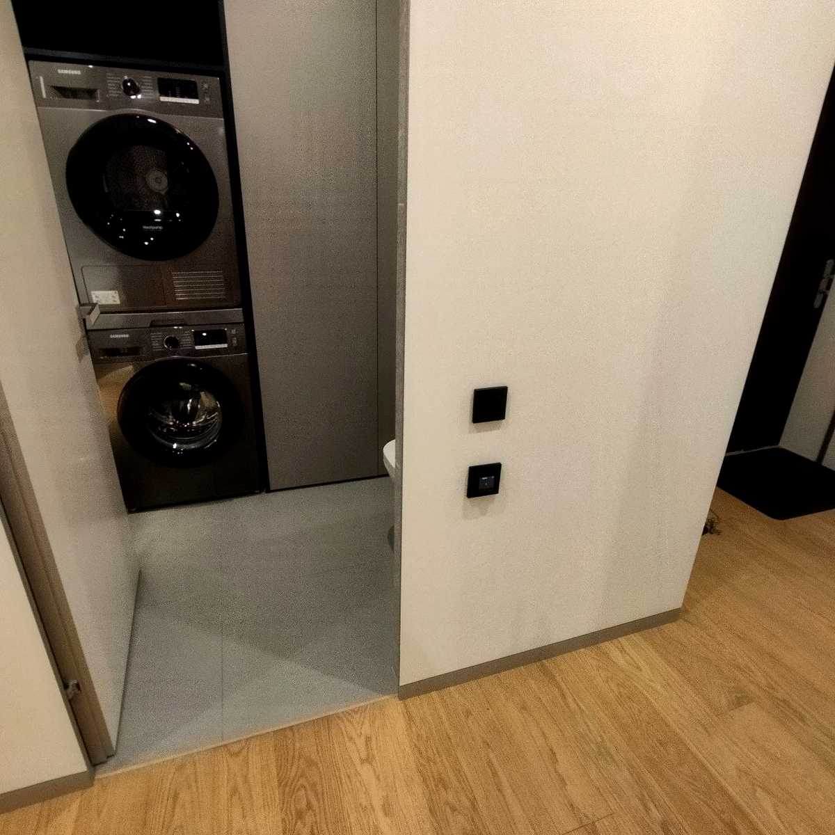 1876337731556731