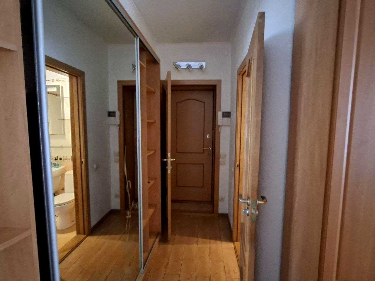 1876375671243327