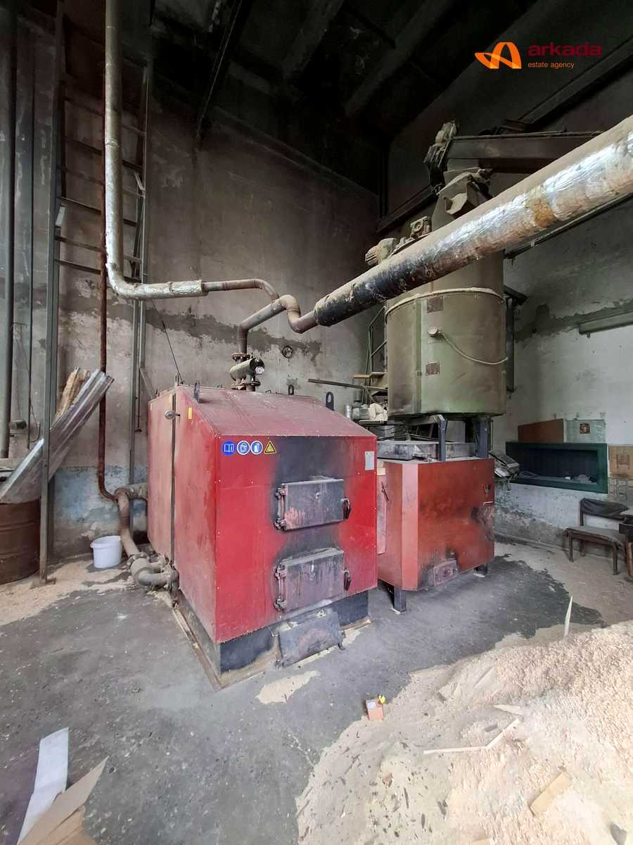 1876376091830308