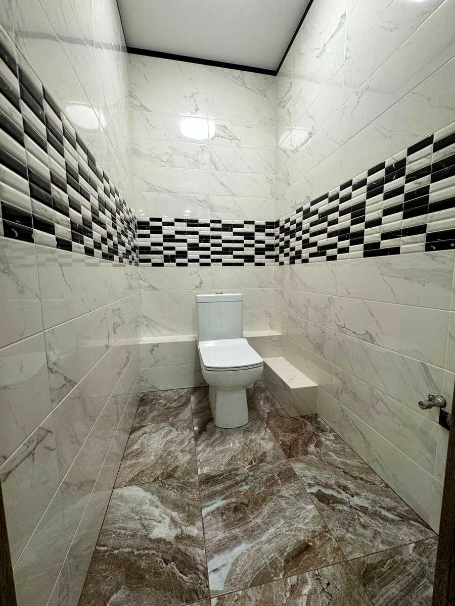 1876376100640307