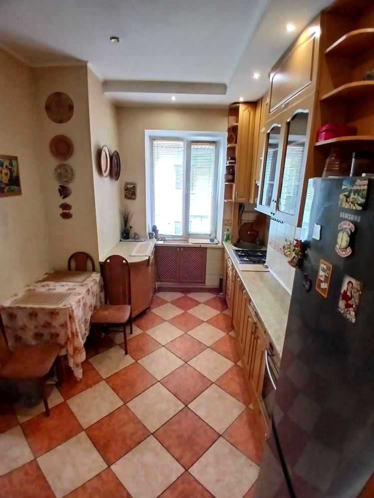 1876377555266572