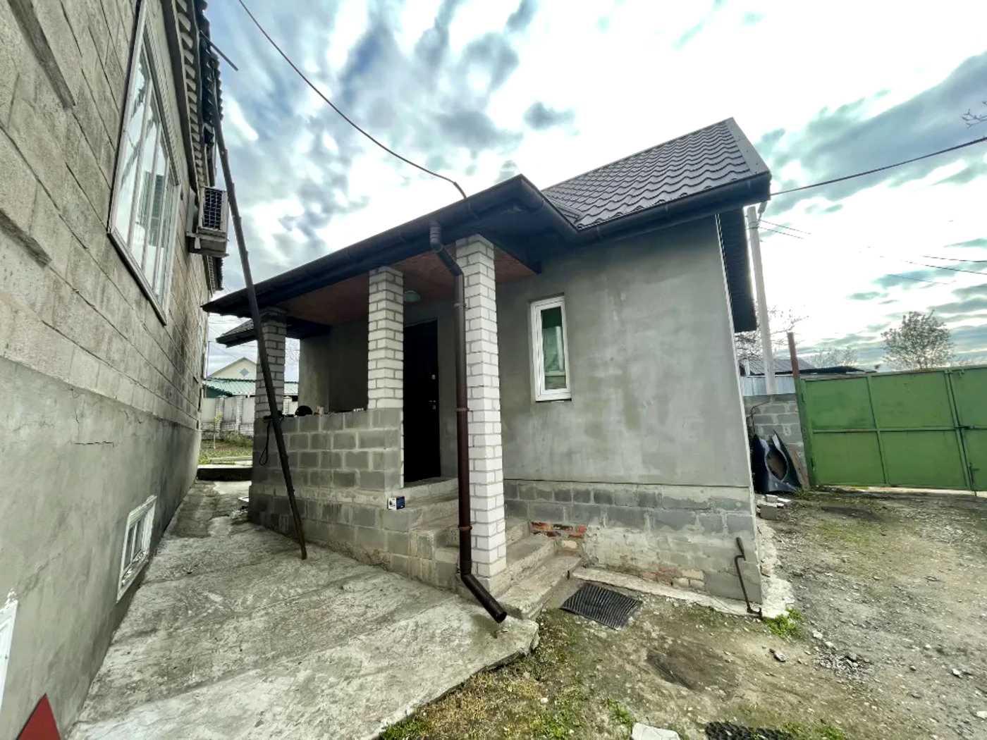 1876379767937629