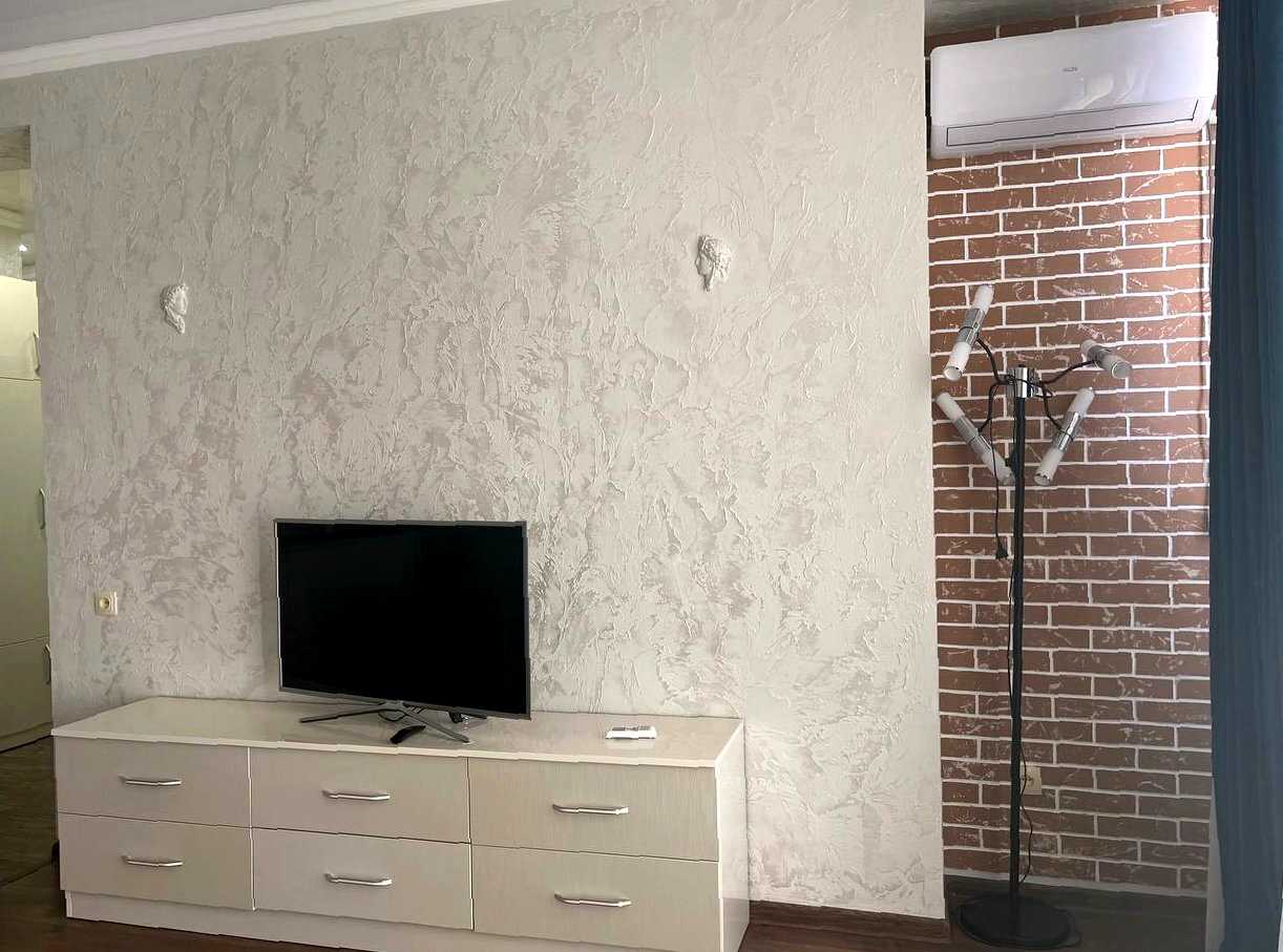 1876380821851141