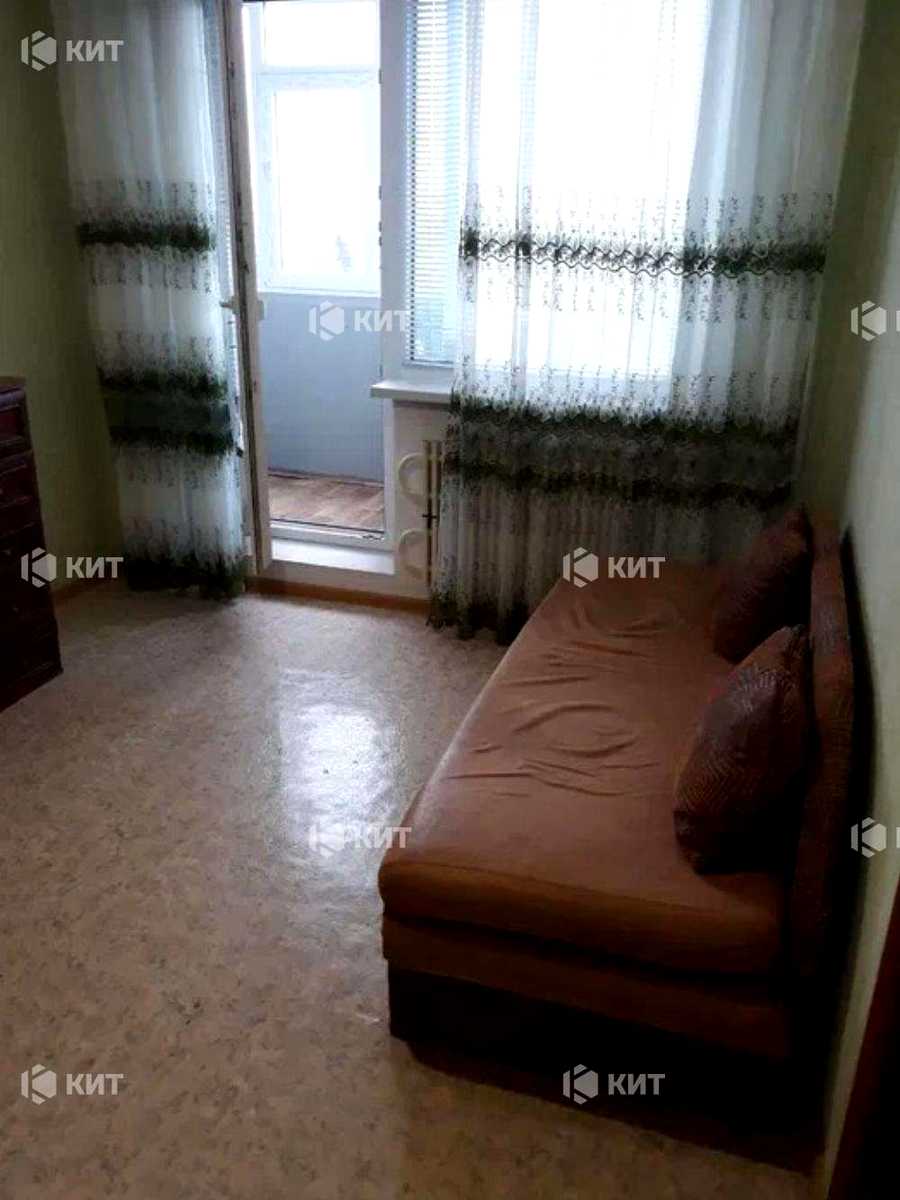 1876381055898941
