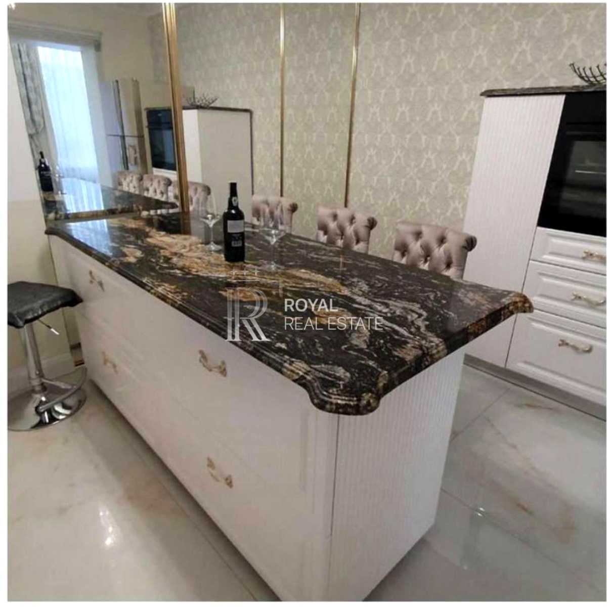1876381399888656