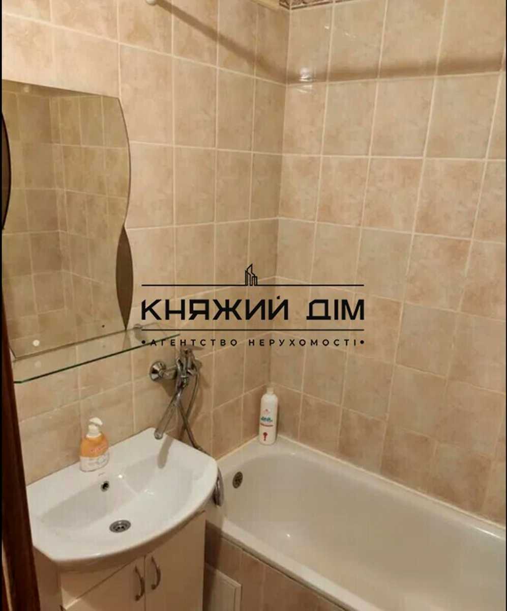 1876382282954813