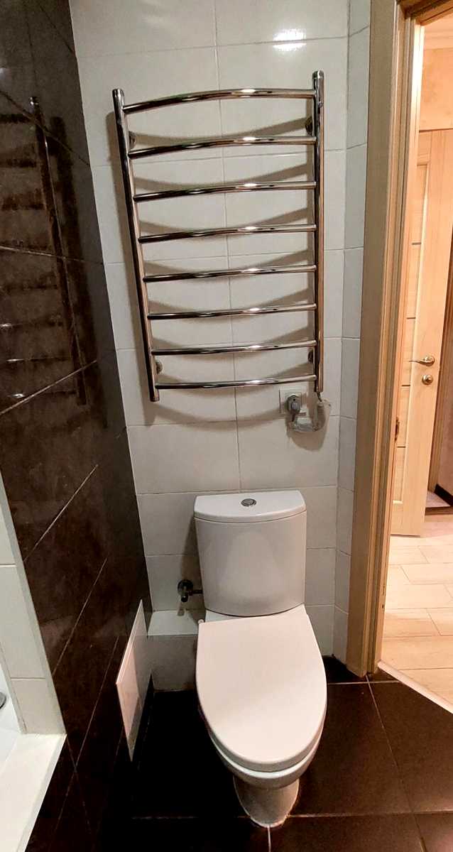 1876382733352100
