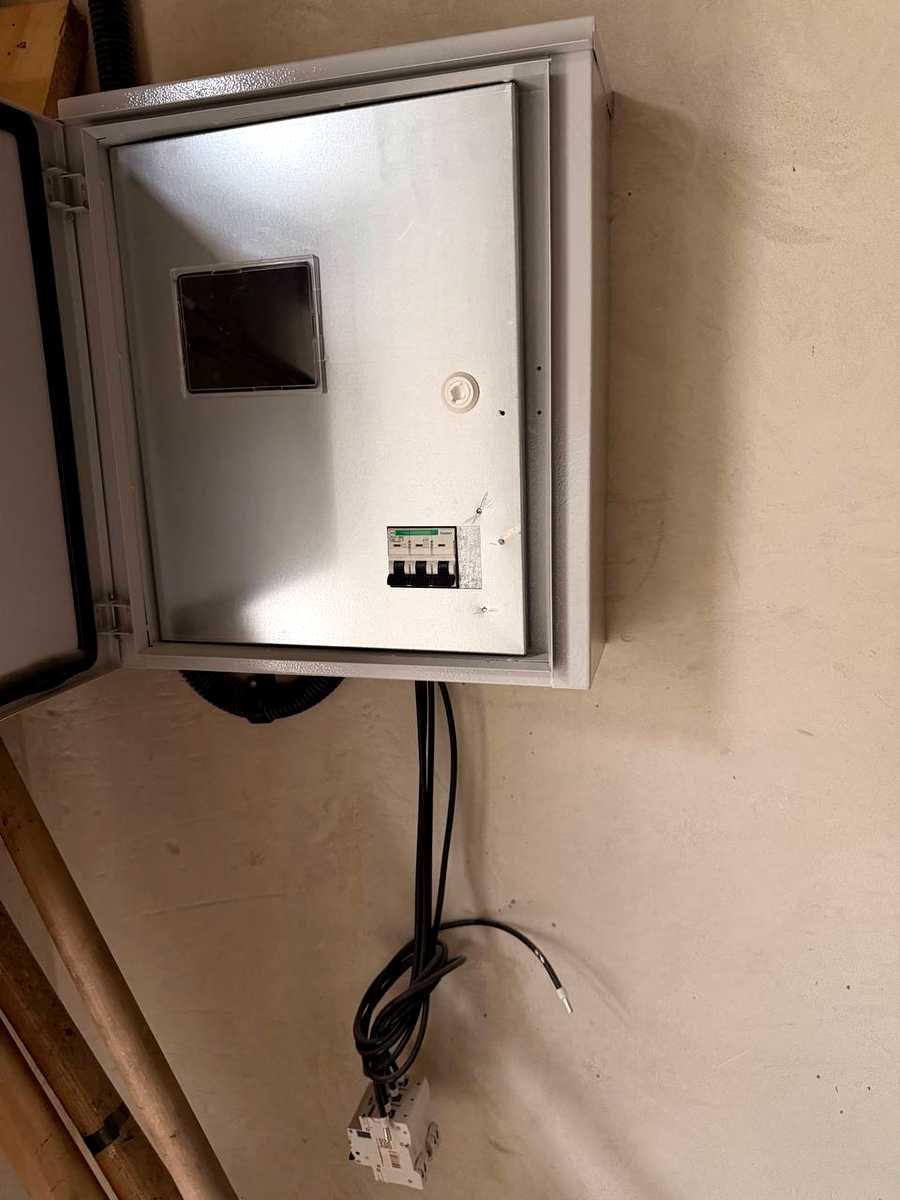 1876382744877375