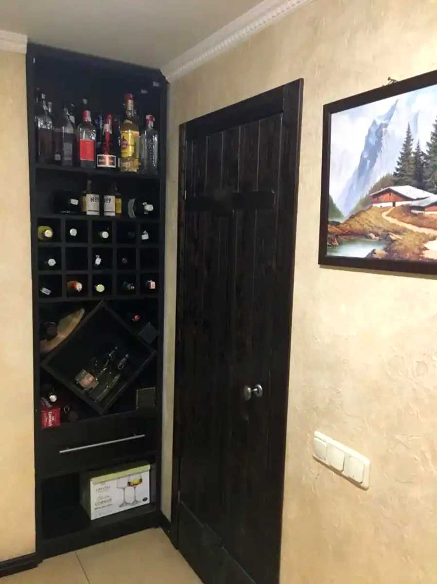 1876383855178097