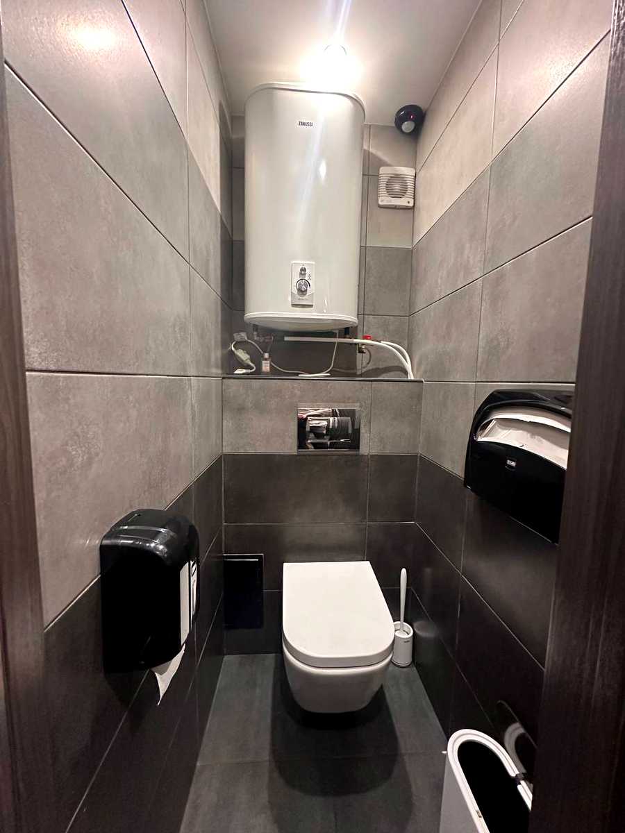 1876384443424984