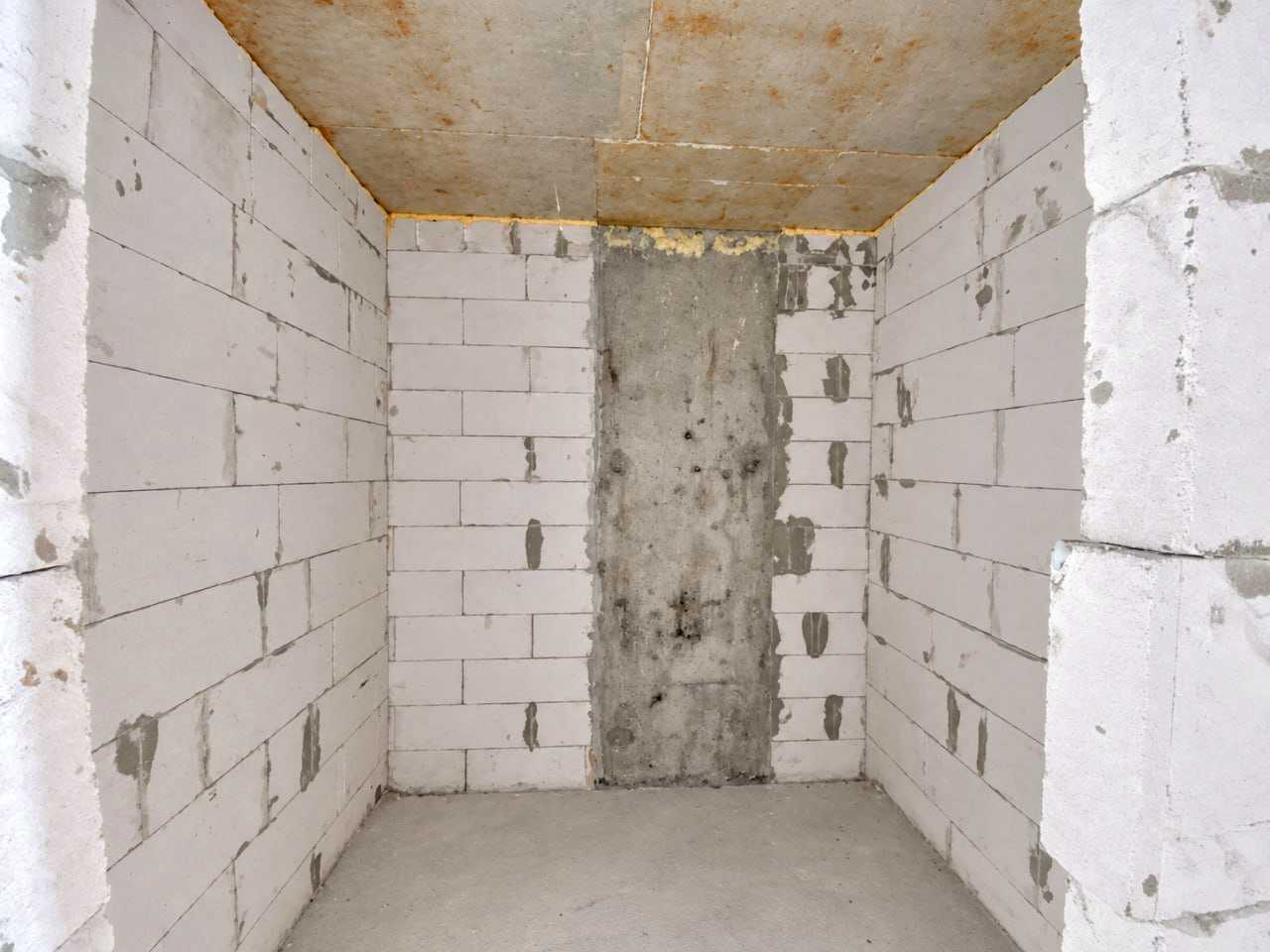 1876384690877168