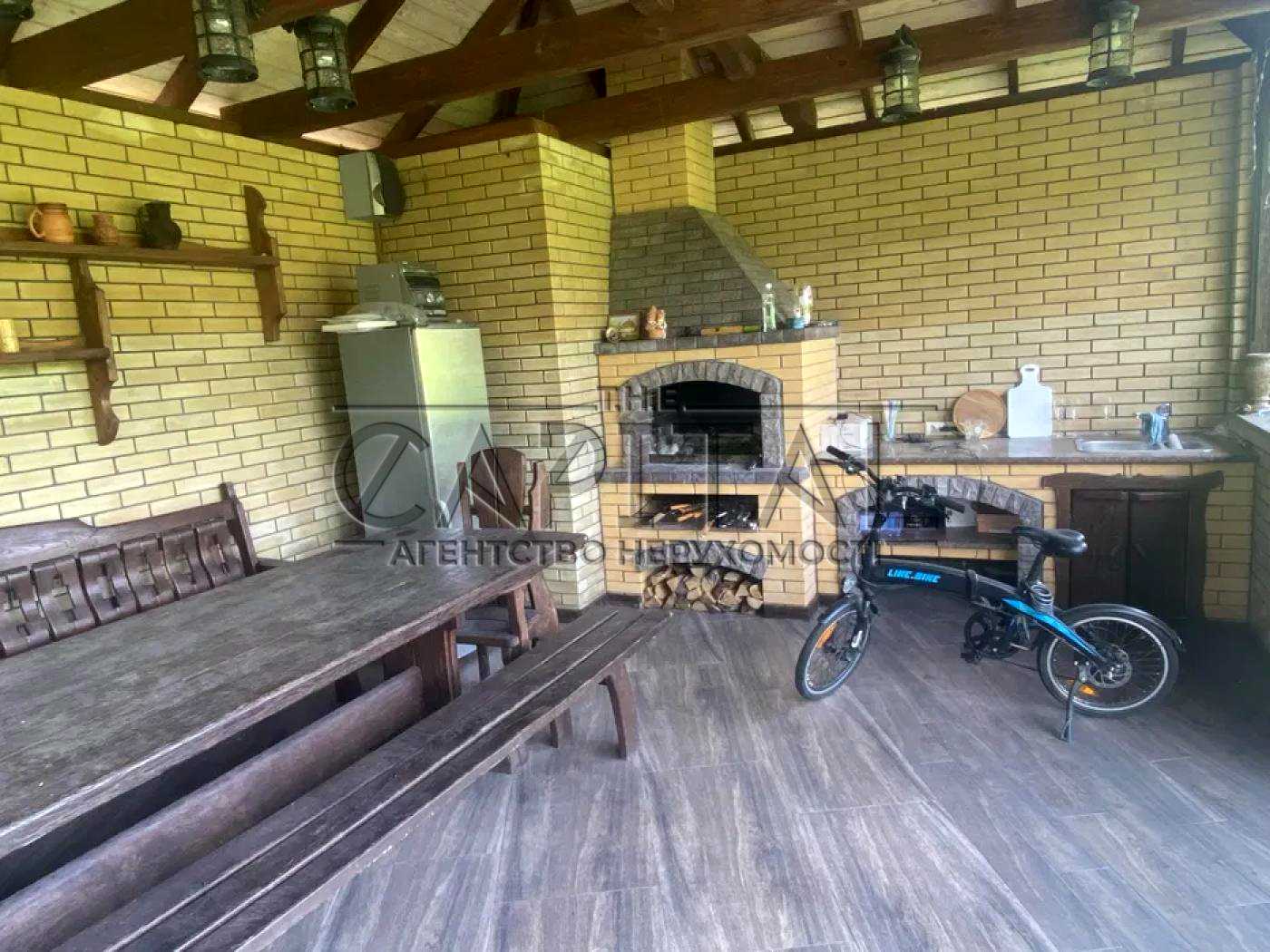 1876385115988929