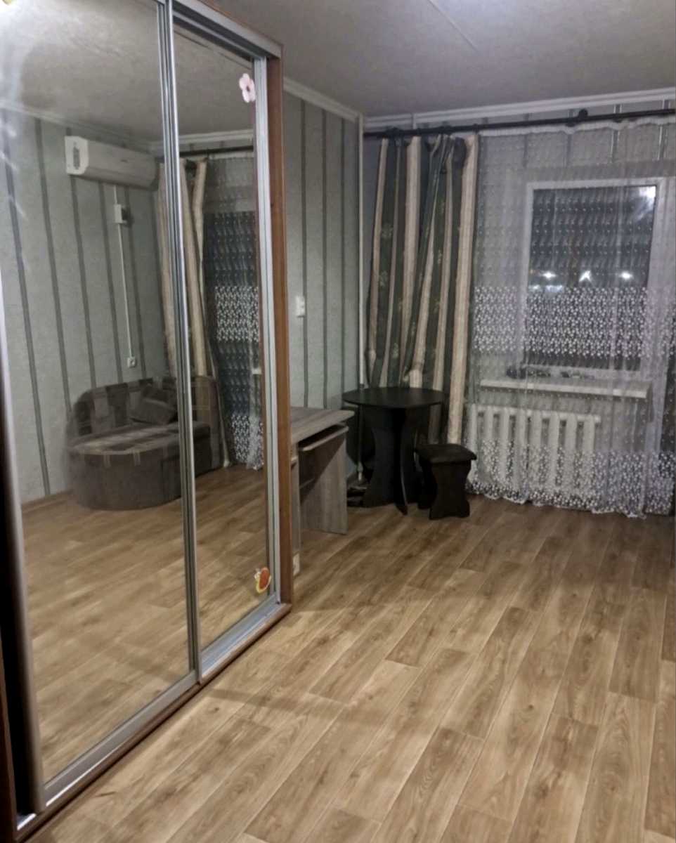 1876385618618939