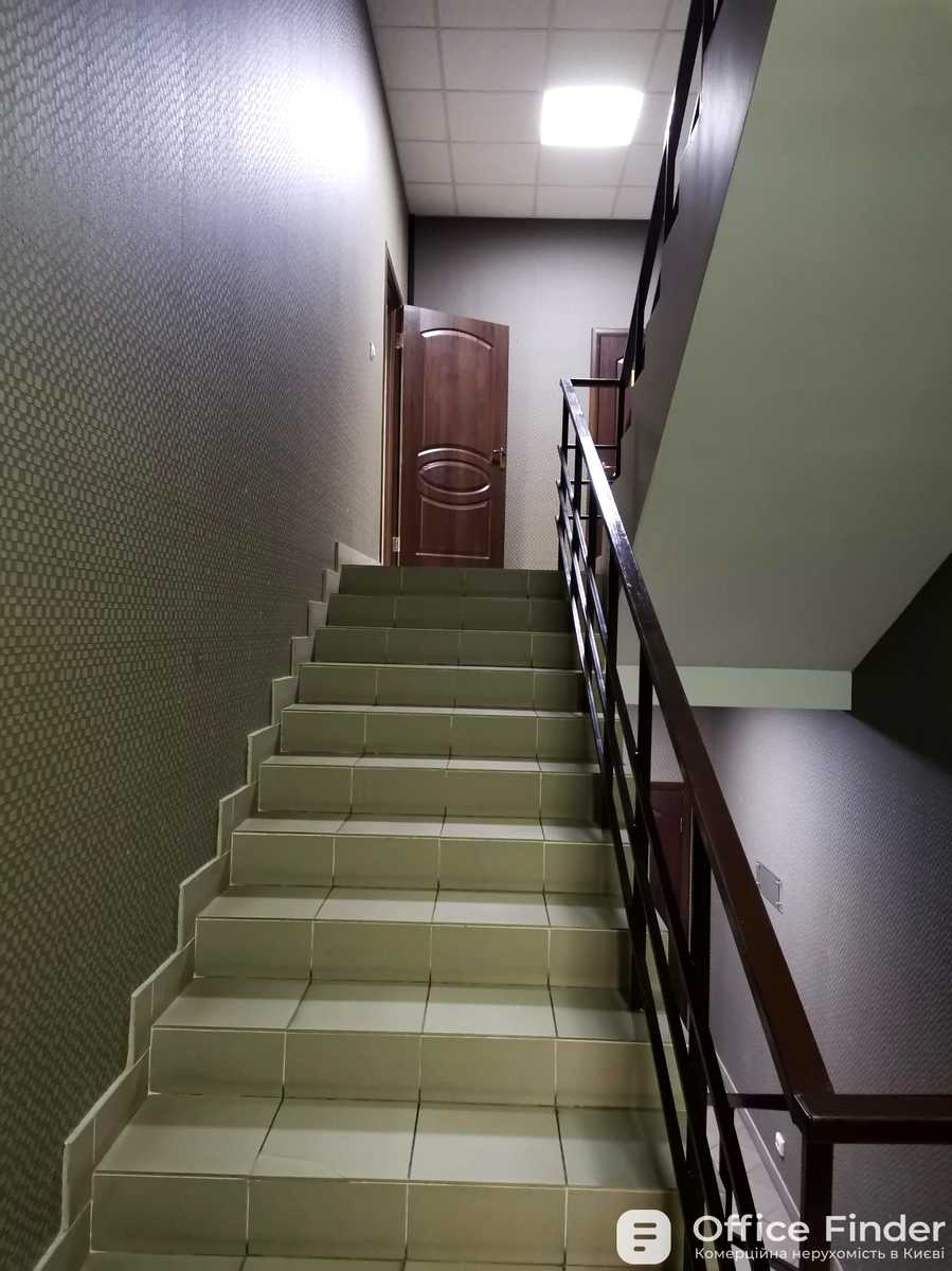 1876385844406184